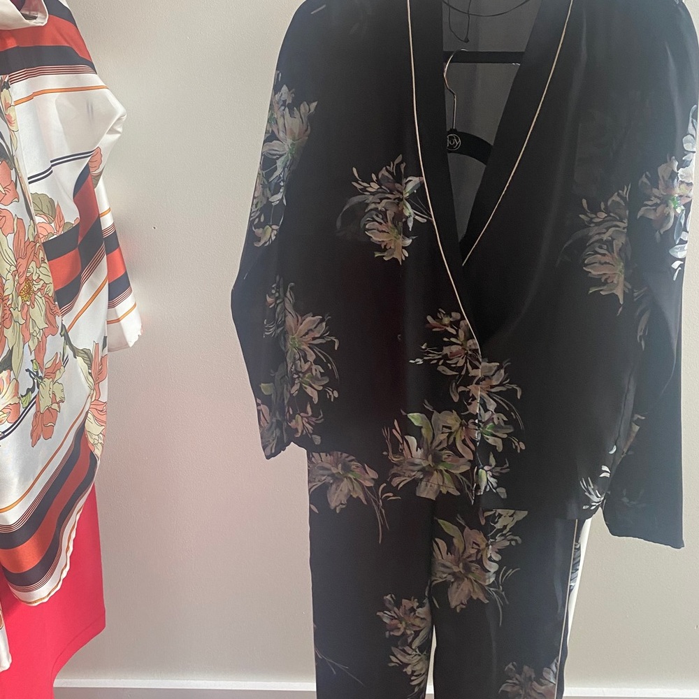 Black Floral Print Wrap Blouse - Picture 3 of 3